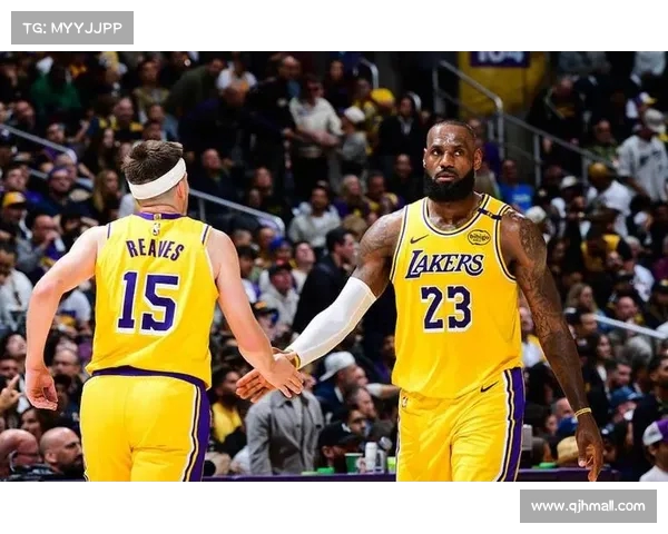 湖人队的强势表现,让对手无力反击 湖人队的强势表现,让对手无力反击