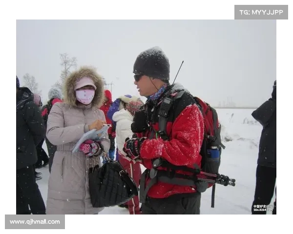 跨越年龄的爱:体育男生与服装店女老板的深山无人区浪漫登山之旅 跨越年龄的爱:体育男生与服装店女老板的深山无人区浪漫登山之旅