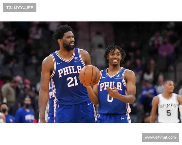 马克西谈乔治全面性:他的多面性将成为球队的致胜法宝(马克和乔伊) 马克西谈乔治全面性:他的多面性将成为球队的致胜法宝(马克和乔伊)